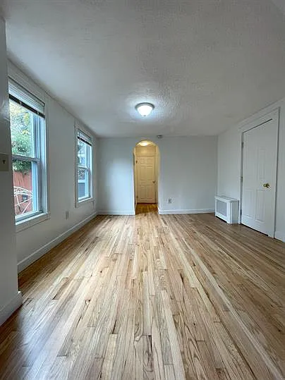 2 bed, 660 sqft, $2,400 — Photo 3