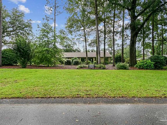 4th image of 3160 Creekwood Dr