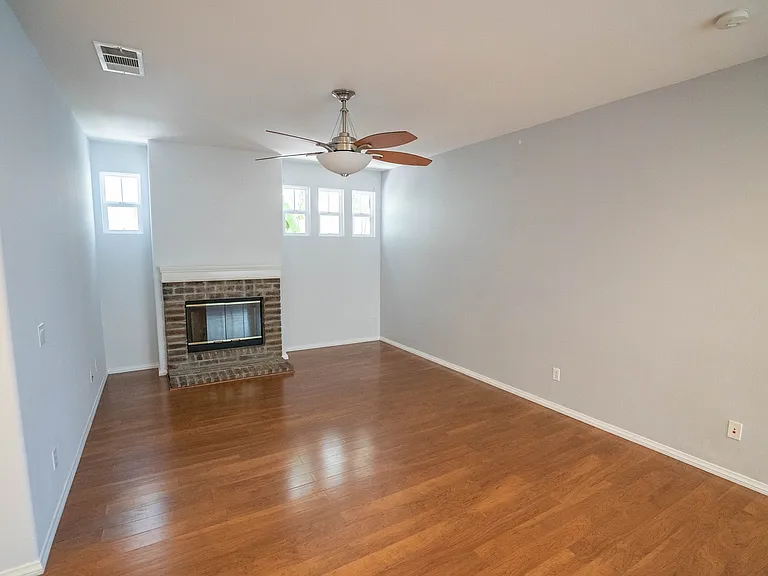27663 Sunny Creek Dr — Photo 4