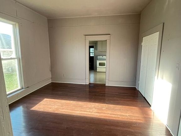 3rd image of 1314 Cedar St