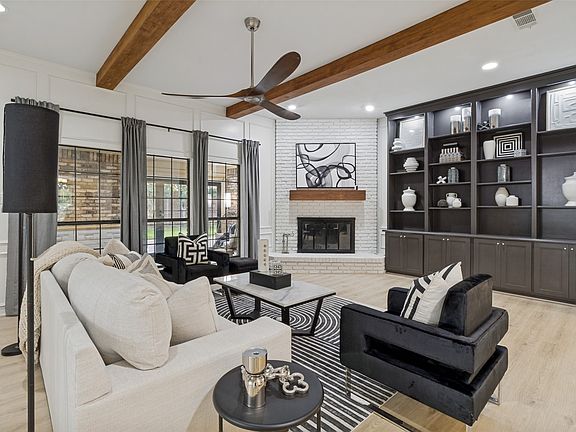 4th image of 2607 Timberleaf Cir
