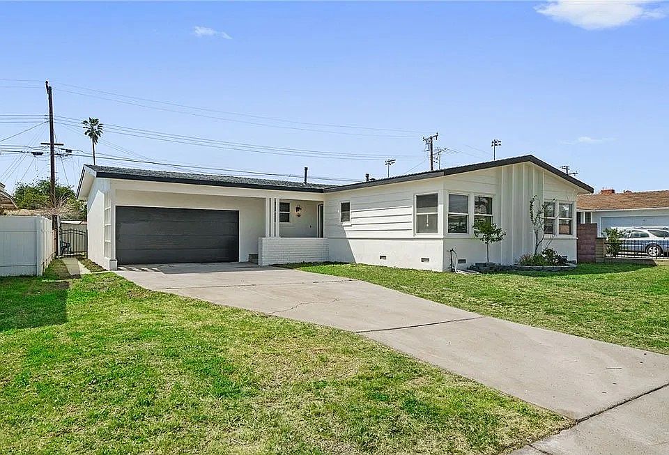 1st image of 1943 Wildrose Ave