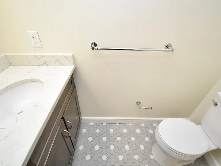 105 Peete St — Photo 43