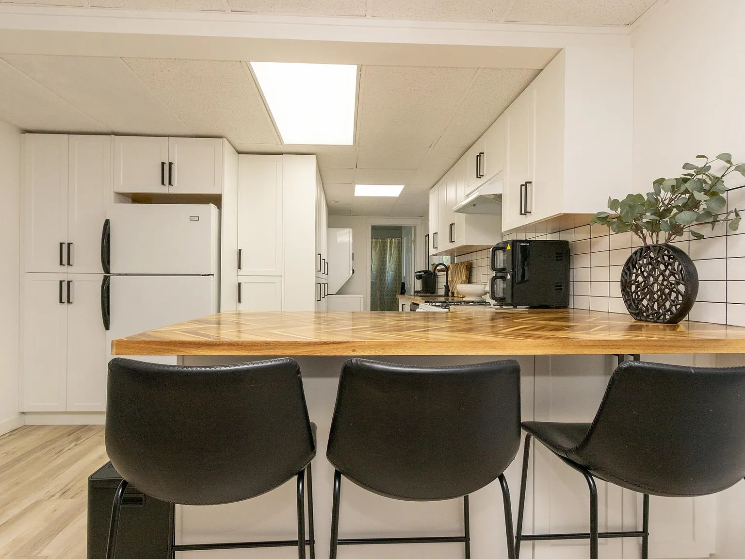 2 bed, 967 sqft, $1,800 — Photo 2