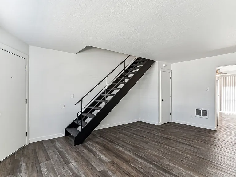 Midland Apartments — Photo 59