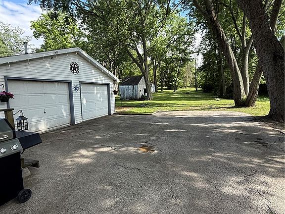 5th image of 1529 W Ravina Park Rd