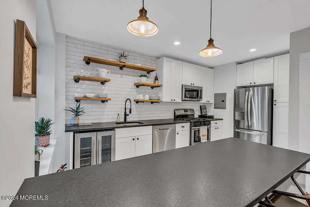 2 bed, 1080 sqft, $3,250 — Photo 4