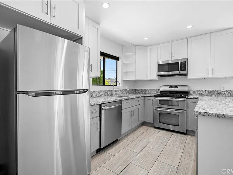 621 E Lomita Ave #A — Photo 10
