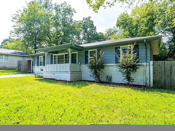 3rd image of 1728 Neil Rd