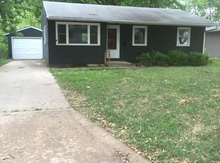 1836 SW Meadow Ln, Topeka, KS 66604