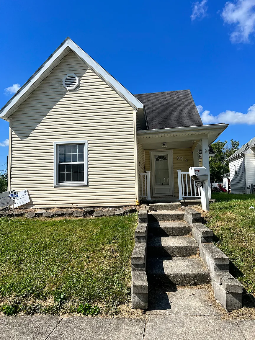 913 S Hinde St photo 1