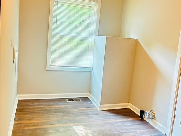 4th image of 733 Wilson Rd