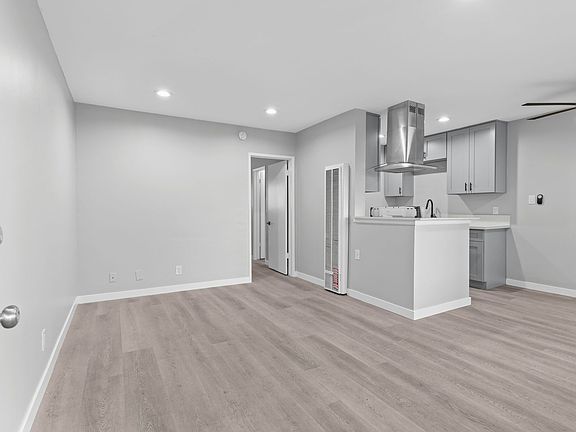 2nd image of 12602 Kensington Ln #9