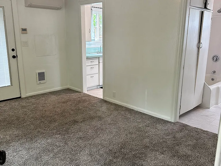 1109 E 25th Ave — Photo 8