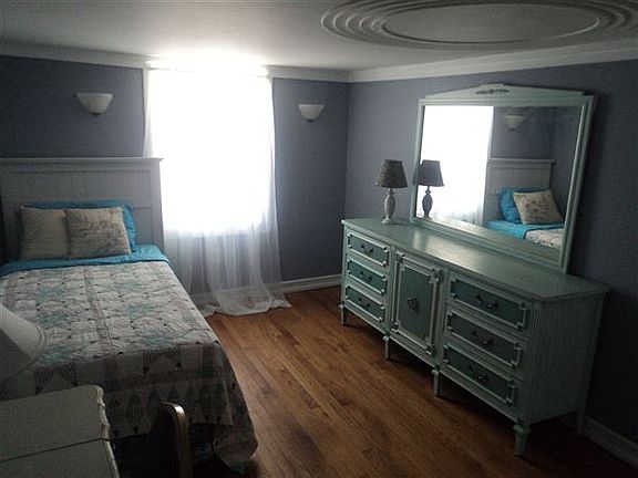 Downstairs large bedroom