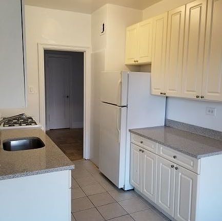 2nd image of 3900 Greystone Ave APT 32A
