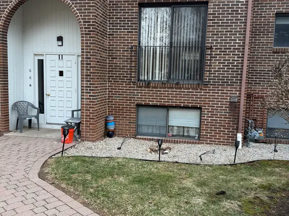 500 Darling St #11N, Southington, CT 06489