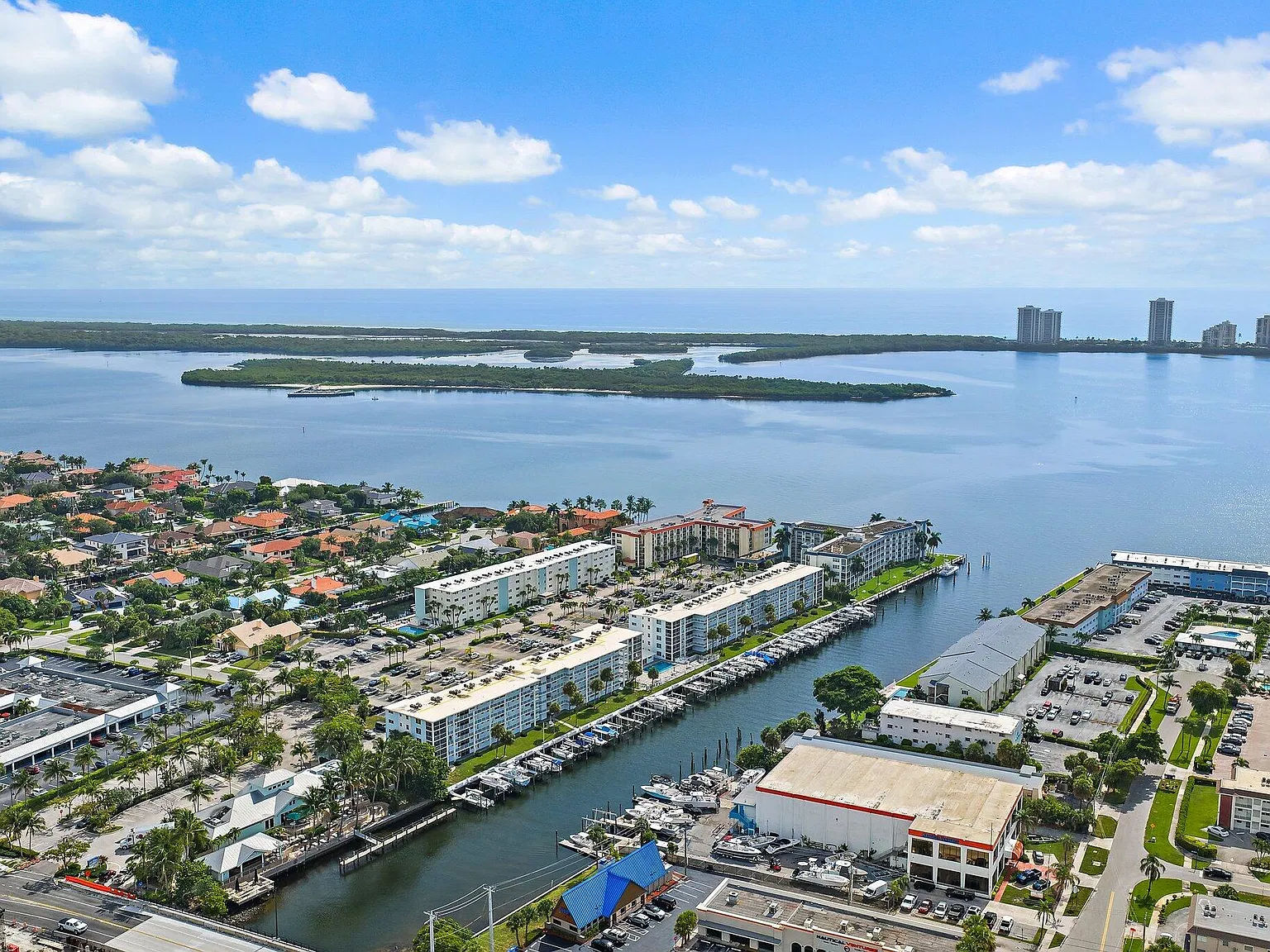 100 Paradise Harbour Blvd — Photo 4