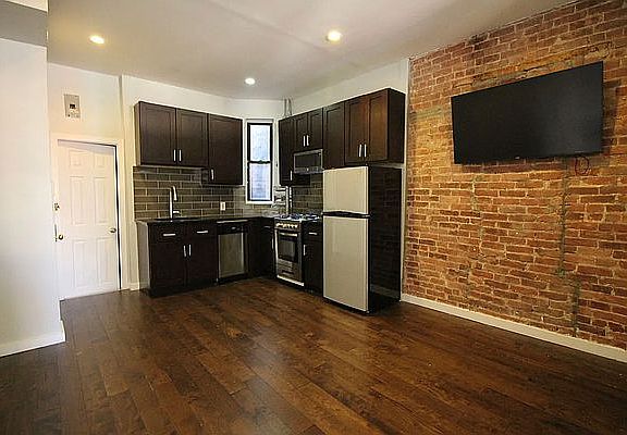 2nd image of 278 W 117th St #5AA