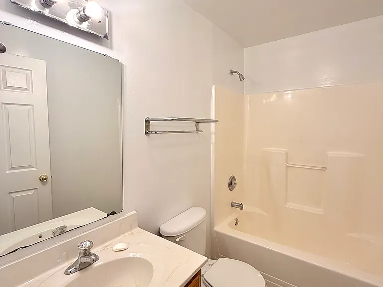 1210A 7th Ave #18 — Photo 10
