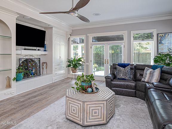 5th image of 700 Bremerton Drive