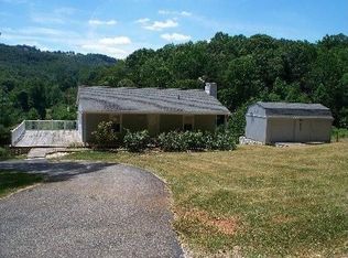 893 Coopers Cove Rd, Hardy, VA 24101