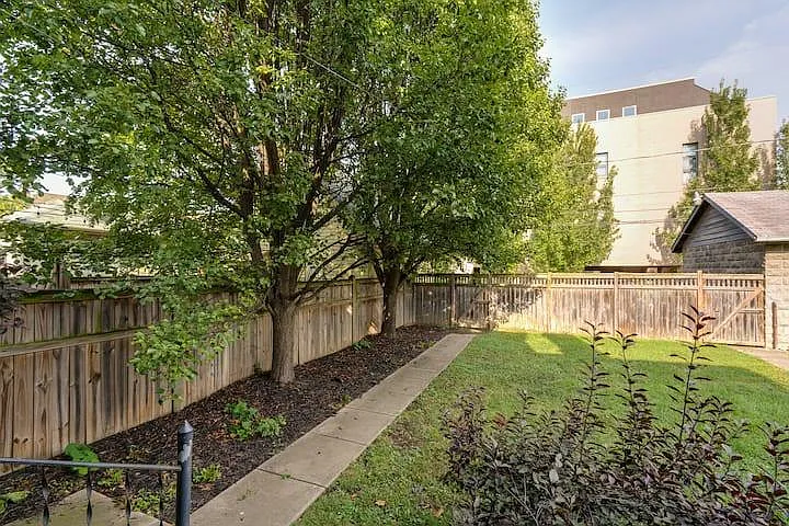 802 Hamlet St — Photo 21
