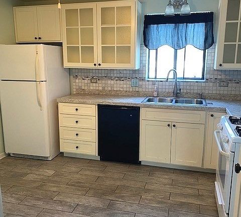 3rd image of 6030 Lake Bluff Dr Unit 501