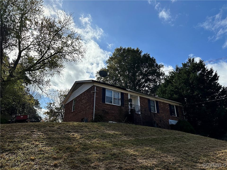 1st image of 447 Greenwich Cir