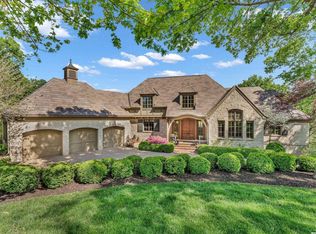 208 Fall Creek Rd, Lawrence, KS 66049