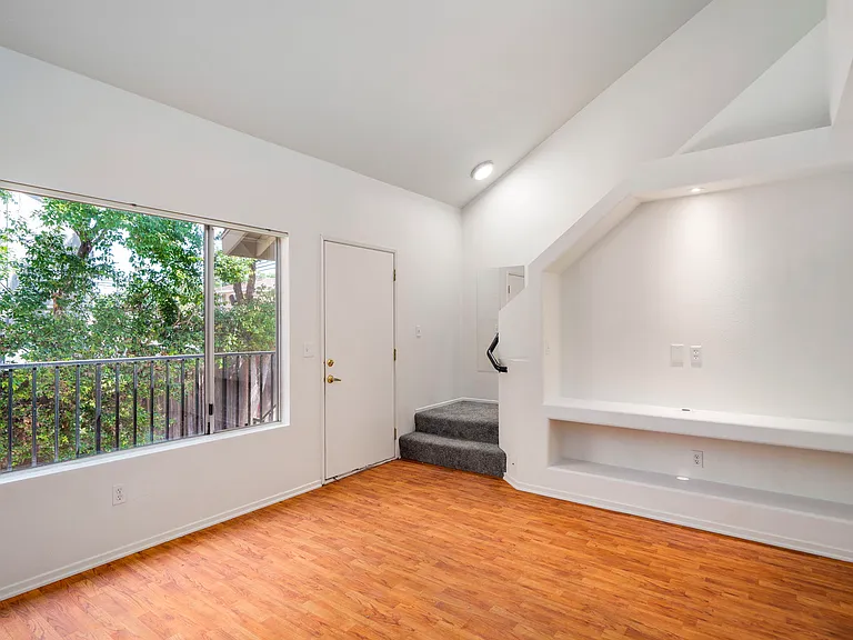 220 W Truslow Ave — Photo 15