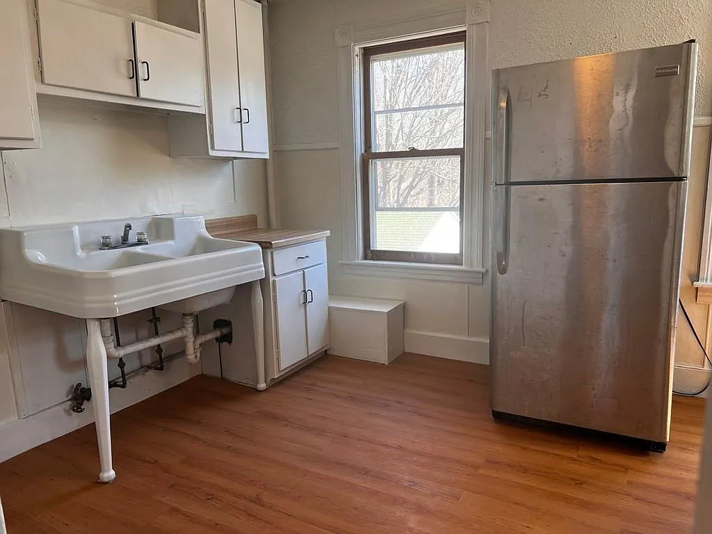 2 bed, 1106 sqft, $2,100 — Photo 4