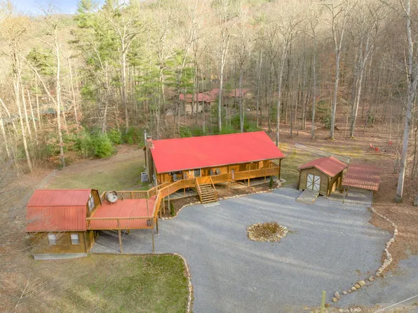 3394 Laurel Wood Rd, Cosby, TN 37722