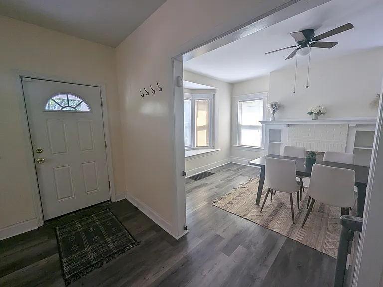 180 Lexington Ave — Photo 10