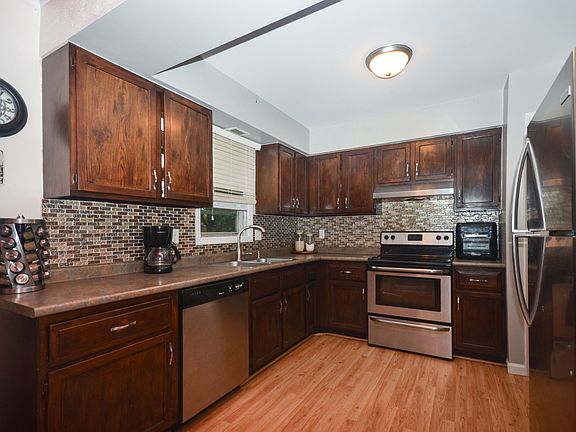 4th image of 2912 Asbury Ave