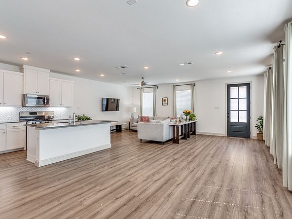 3rd image of 8833 Phoebe Rd