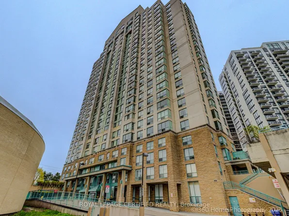 101 Subway Cres E #106, Toronto, ON M9B 6K4