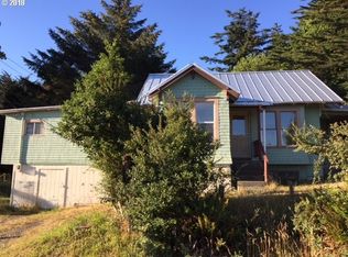 677 9th St, Port Orford, OR