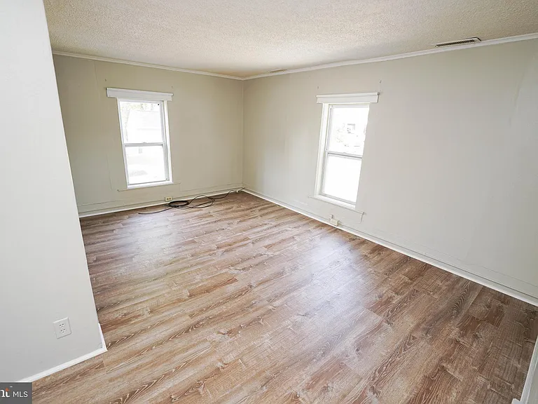 202 E Grove St #A — Photo 17