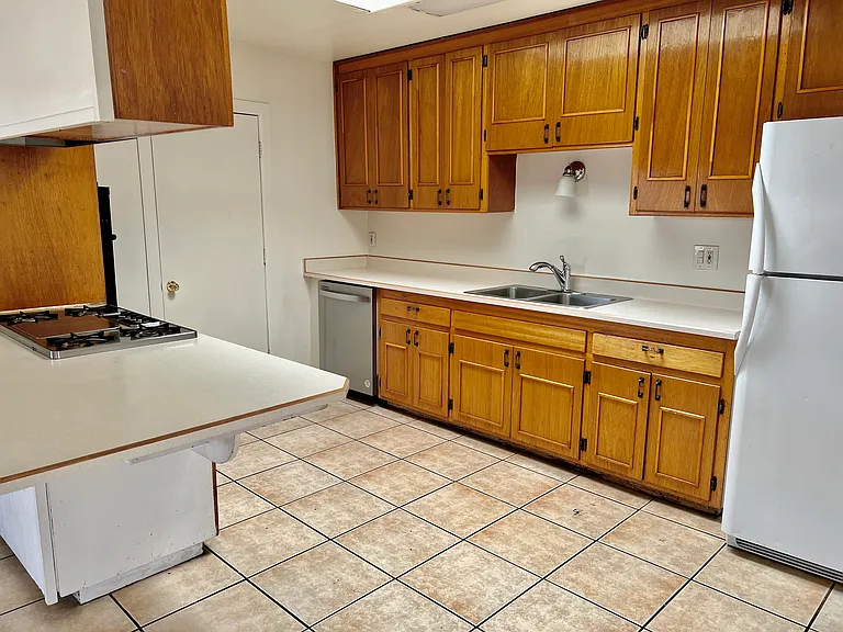 1330 W Elna Rae St — Photo 12
