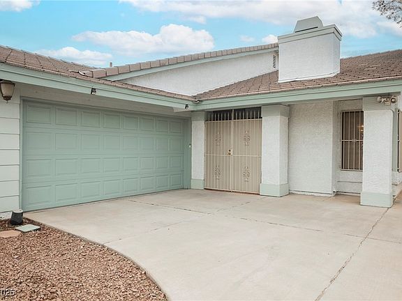 4th image of 2015 Heritage Oaks St