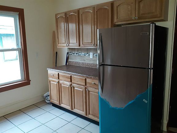 2nd image of 11-13 Beekman Ave Fl 2nd