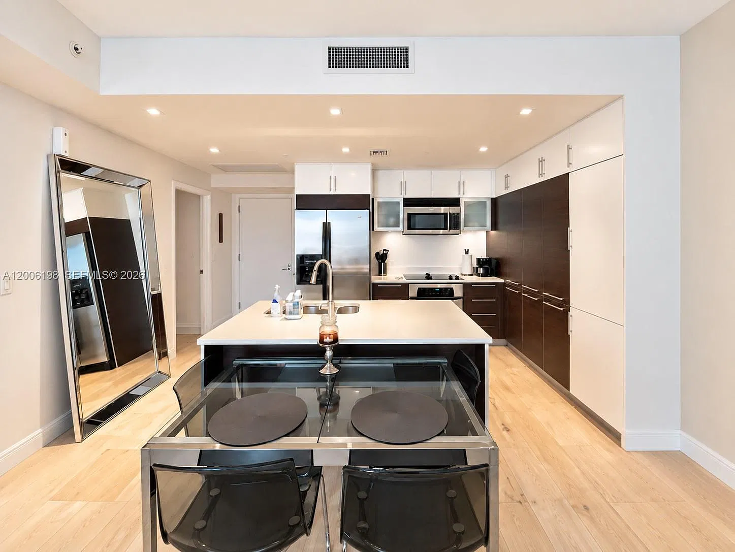 Quantum On The Bay Condo — Photo 2