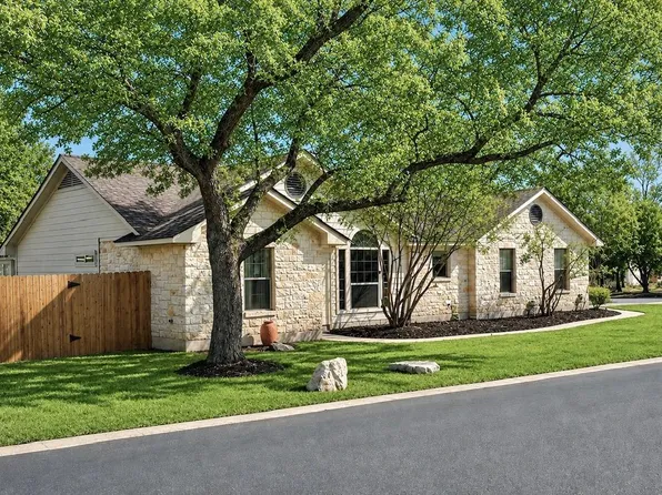 18516 Champions Cir, Lago Vista, TX 78645