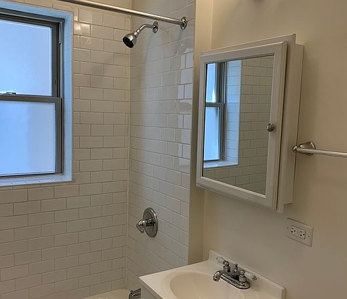 5th image of 4845 N Kimball Ave APT 1L