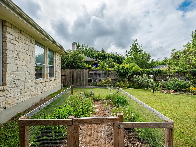 16853 Tortoise St — Photo 35