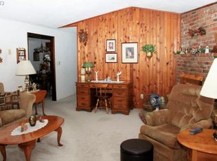634 Oakview Dr, Roseburg, OR 97471