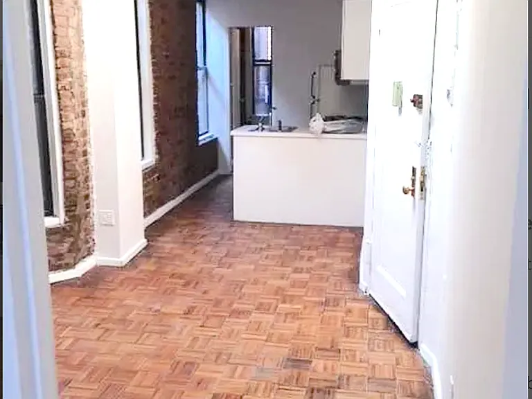 107 Thompson St #5B — Photo 2