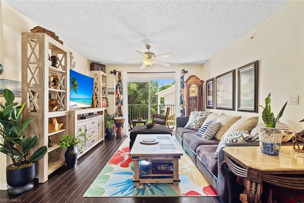 2 bed, 2.0 bath, 1042 sqft, $3,750 — Photo 2