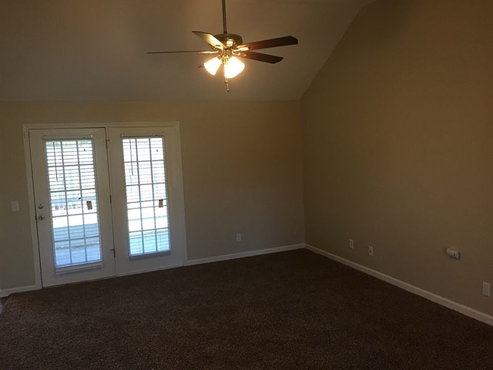 2nd image of 15 Bostwick Dr #00